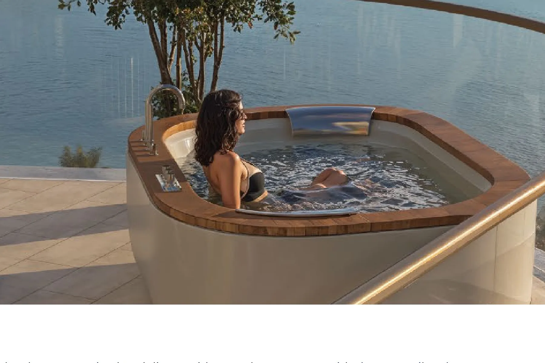 Private jacuzzi on the balcony